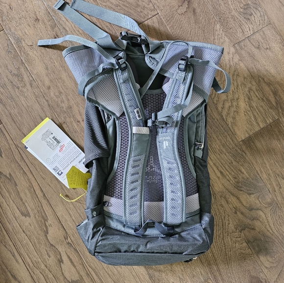 NWT Deuter AC Lite 22 SL Women's Hiking Backpack in Graphite/Shale - Picture 12 of 16